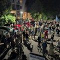 Počeo protest studenata i građana Novog Sada ispred Rektorata (VIDEO, FOTO)