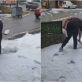 (VIDEO) Jako nevreme pogodilo Štrpce: "Reke" lile ulicama, meštani lopatama uklanjali grad