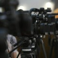 ANEM alarm: Opasno targetiranje novinara, aktivista i političara u publikaciji koja se deli po Beogradu