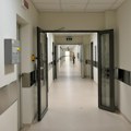 Dečak povređen u nesreći u Crnoj Gori avionom Vlade Srbije prebačen u KC Niš