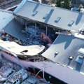 (Video) Užas u centru grada: Zgrada se urušila u sekundi, šut leteo na sve strane, automobili zatrpani