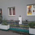 U centru Bele Palanke oslikana velika tkanica i postavljene statute zanatlija