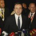 Kurti gađan jajima na sednici Skupštine Kosova