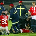 Igrač Benfike dobio žuti karton, nasmejao se, pao i umro na terenu! Suze, šok i neverica! Jedna od najvećih tragedija u…