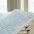 Sajt Dictionary.com proglasio "reč godine" koja se sa društvenih mreža uvukla u svakodnevni govor