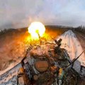 Ruski tenkisti uništili prvog abramsa: Spaljeno vozilo za uklanjanje mina (VIDEO)