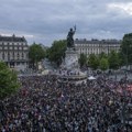 Neredi u Francuskoj nakon uspeha Nacionalnog okupljanja na parlamentarnim izborima, Oland pozvao na blokadu desničara