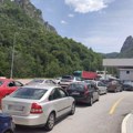 Zaplenjene naočari: Na graničnom prelazu Dobrakovo "pao" državljanin BiH u pokušaju krijumčarenja robe vredne 91.000 evra
