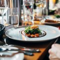 Salate na menijima restorana dostigle cenu mesa