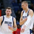 Porzingis u Lejkersima?