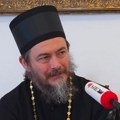 Episkop Dositej: Podsmevanje veri i čekanju u redu za Pojas, ne prepoznaju duhovno buđenje naroda
