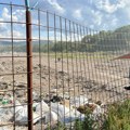 Drama kod Sjenice: Meštani telima brane da uđu mašine na deponiju, stigla policija, saobraćaj blokiran