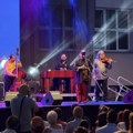 Virtuoznim nastupom Robija Lakatoša otvoren STRINGS 2026: Ovacije za „Nišku Banju“ i zajednički nastup sa Valerijem Sokolovim…