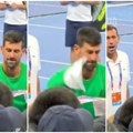Pogodili nam Đokovića Srpski teniski as pogođen predmetom u glavu dok je delio autograme u Kini nasrtljivac momentalno udaljen…