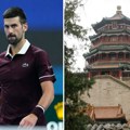 Taj što trči Letnjom palatom, to je Novak Đoković: "Stavim naočare i kačket, vežbam i ćigong"