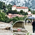 Bujice nose automobile, oglasile se sirene, evakuacije u toku! Apokaliptični prizori poplava u Sloveniji, a najgore se tek…