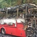 Остала само каросерија: Овако изгледа Ластин аутобус који је јуче изгорео на путу за Рипањ