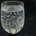 Novi slučajevi sumnje na trovanje gaziranim pićima u Hrvatskoj, ministar poručio: Pijte običnu vodu