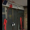 Prostorije SNS-a u Nišu zasute jajima i crvenom farbom