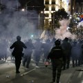 Topovski udari, suzavac i oklopna vozila u Beogradu, sukob građana i policije u Nišu