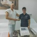 Zrenjaninac Dario Mihaljević uspeo u svojoj nameri. CTG aparat stigao na zrenjaninsko porodilište Dario Mihaljević