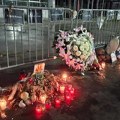 Sinoć odata počast stradalima na Železničkoj stanici i upućen poziv građanima Srbije da dođu 1. novembra u Novi Sad
