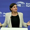 „Razočarani smo što Ursula fon der Lajen žmuri dok Vučić demontira slobodu medija“: Kopredsednica Evropske zelene partije o…