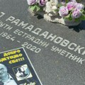 Poruka od misteriozne Željke na grobu Džeja Ramadanovskog! Ostavljena i poruka Grobara, ovo piše