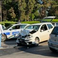 (Foto) Teška nesreća kod Pravnog: Sudarili se automobil i gradski autobus, na licu mesta Hitna i policija