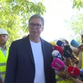 Vučić: Ne sedimo na više stolica, imamo samo svoju – srpsku stolicu
