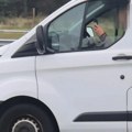 (Foto) Ljudi, imate li dušu? Snimali krvavi udes na autoputu, svima stigla kazna od 449 evra: "Ovo je gubitak ljudskosti!"