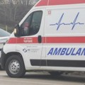 Teško povređen mlađi muškarac Užasna saobraćajna nesreća u Ugrinovcima, automobil sleteo u kanal