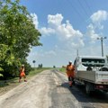 Intenzivno uređenje puteva u opštini alibunar Ulaganje u putnu privredu pokazatelj da se Srbija gradi