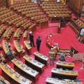 Sve poslaničke grupe opozicije učestvovaće u raspravi u parlamentu, osim DS