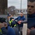 Incident na blokadi ispred škole u Novom Sadu: Muškarac pokušao da se obračuna sa okupljenima, zaleteo se na učenike VIDEO