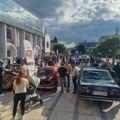 Prvi Skup oldtajmera u Pirotu. Posetioci uživali u razgledanju automobila muzejske i istorijske vrednosti