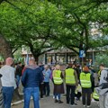 FOTO, VIDEO Novosadski sud blokiran 12 dan: Prisutni građani, od ćacija ništa