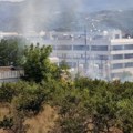 Požar izbio iznad novog Zdravstvenog centra u Prokuplju, dim prekrio grad