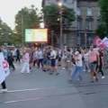 Beogradski zborovi se okupili kod Vukovog spomenika, krenuli u protestnu šetnju