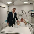 Vučić posetio Glišića u bolnici: Darko nesalomivi!