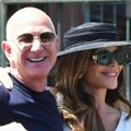Bezos se uvija, a Loren ne skida osmeh sa lica: Milijarder uhvaćen u klubu, svi gledaju u njegov ples
