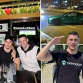 Isplivala fotografija jutjubera pre udesa: Ispred Simija pun sto flaša pića, a onda se zakucaom BMW u parkirana vozila (foto)
