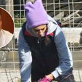 Bivša žena Miodraga Dragičevića nakon razvoda u radničkom odelu: Glumac se širi na plaži, ona u blatu i grmlju