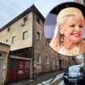 "Hanka Paldum ne izlazi iz oronule kuće, osim kod sina u zatvor" Komšije slavne pevačice oplele: Teško joj pada bruka, dotuklo…