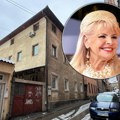 "Hanka Paldum ne izlazi iz oronule kuće, osim kod sina u zatvor" Komšije slavne pevačice oplele: Teško joj pada bruka, dotuklo…