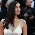 Irina Šajk osvojila Kan minimalističkim stilom: Žene u Srbiji obožavaju ovakve haljine i najradije ih oblače za svadbe!