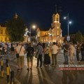 Zrenjaninci sinoć ponovo zaustavili saobraćaj: Posle 22 meseca sve glasnije se traži odgovornost! [FOTO] Posle 22 meseca od…