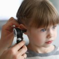 Prepoznajte problem sa sluhom kod dece – pedijatri ukazali na simptome
