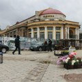 Vlast u Kragujevcu postavila ramove za scenografiju da sakrije nezavršenu tržnicu