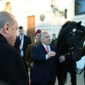 Orban Erdoganu dao konja: Turski lider dočekan u Budimpešti uz poklon "od jedne konjičke nacije drugoj" (foto)